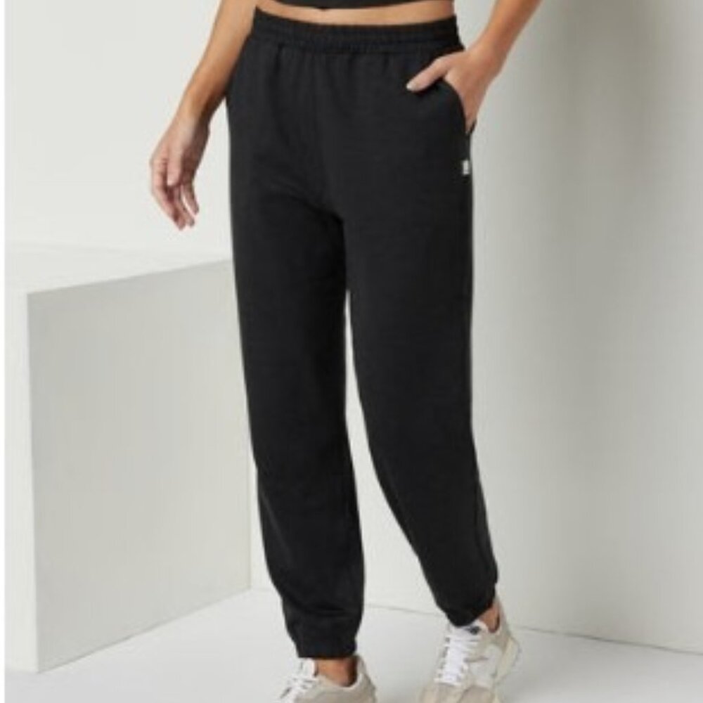 VUORI BOYFRIEND JOGGERS WOMENS LARGE